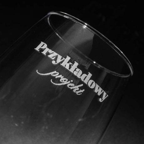 Grawerowany kieliszek na 18 DLA DZIEWCZYNY kieliszek do wina prezent na 18 urodziny dla dziewczyny